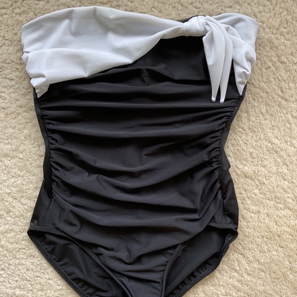 Miraclesuit - Picture 1 of 2